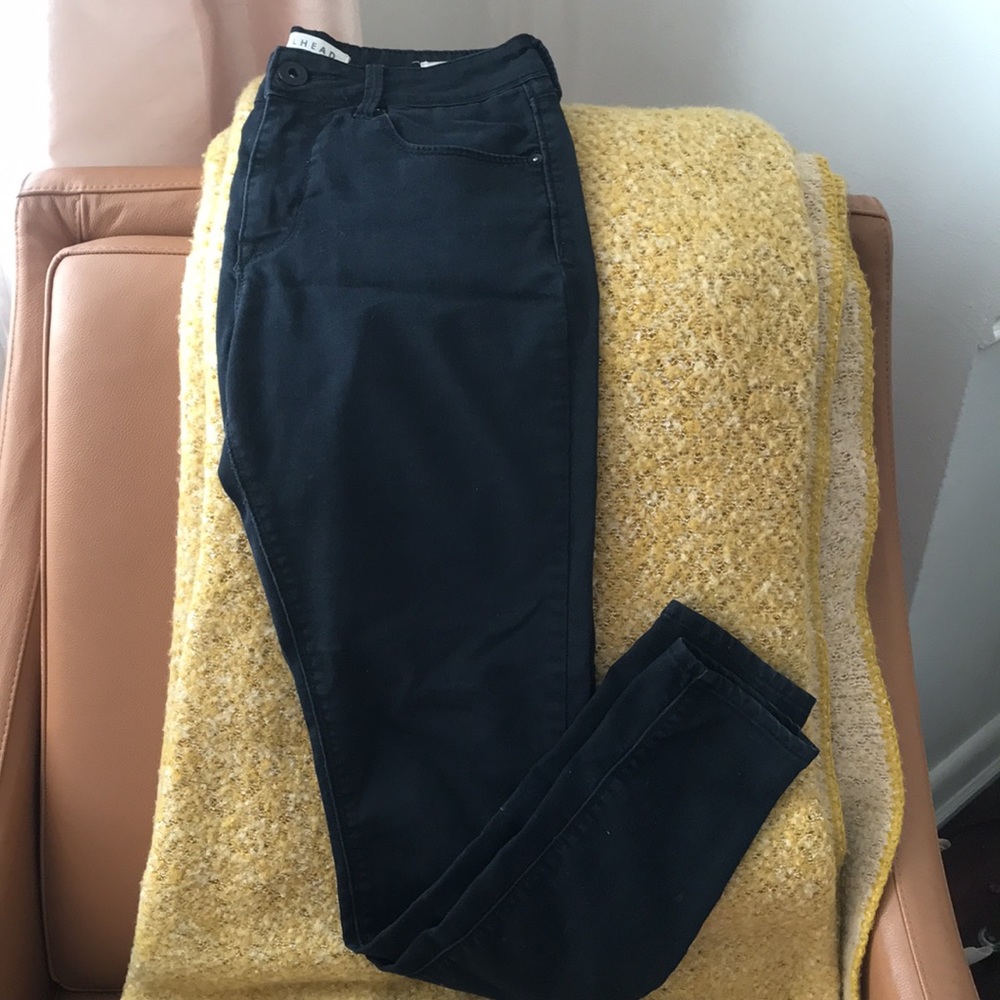 Great pair of NWOT BULLHEAD Black High-Rise jeggings in size 5 from PacSun